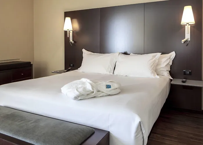 Ac By Marriott 4* 사모라